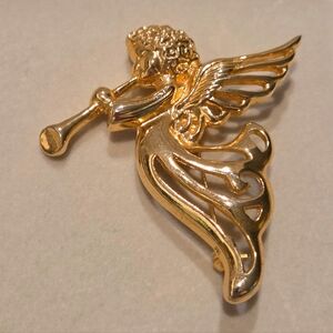 Goldtone Heraldic Angel Brooch